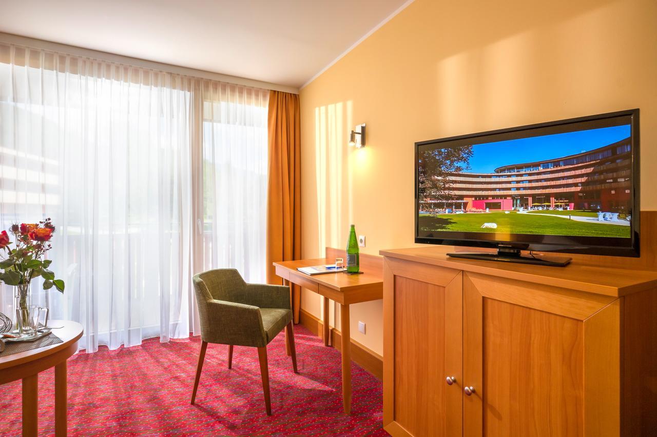 Vivea Gesundheitshotel Bad Goisern Exterior photo